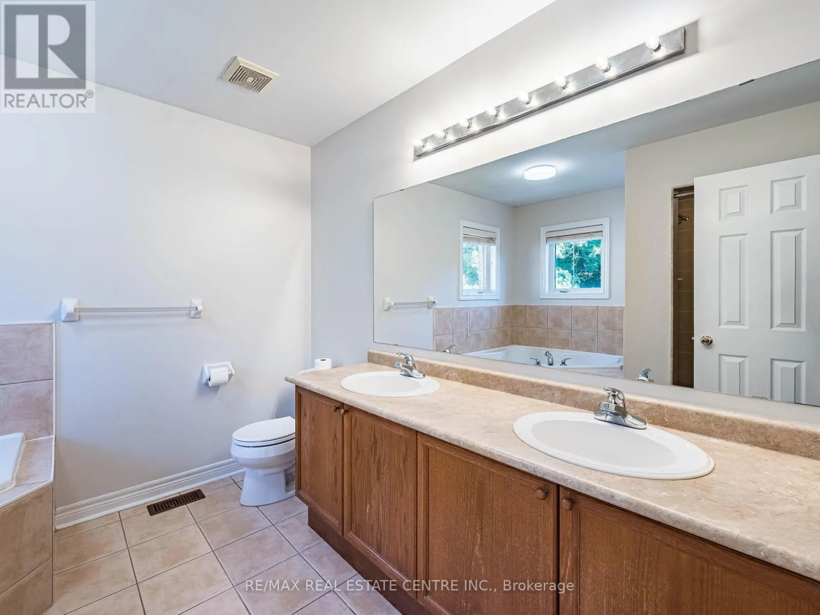 1581 PORTSMOUTH PLACE