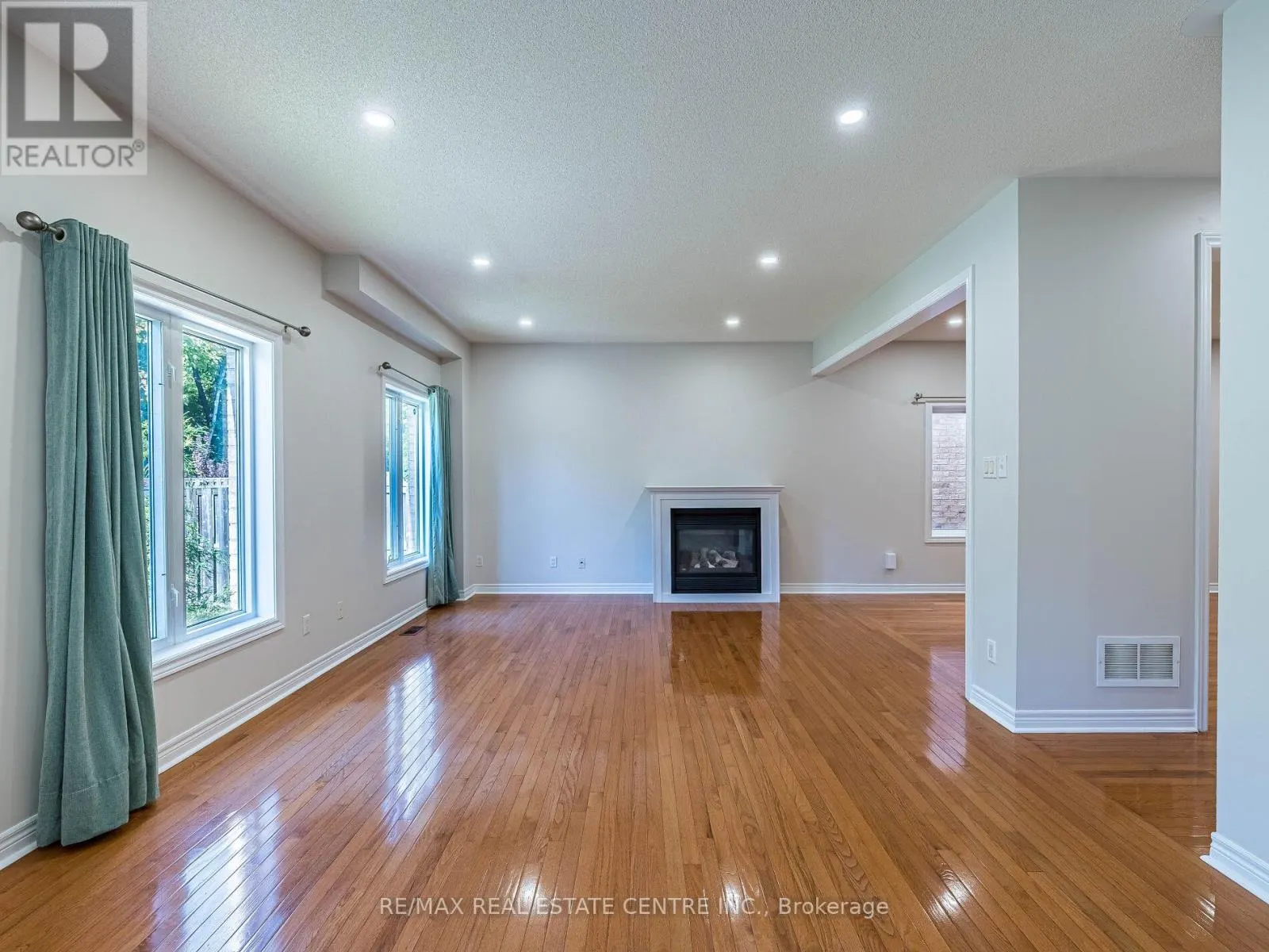 1581 PORTSMOUTH PLACE