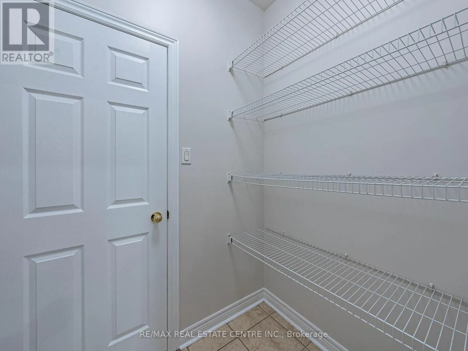 1581 PORTSMOUTH PLACE