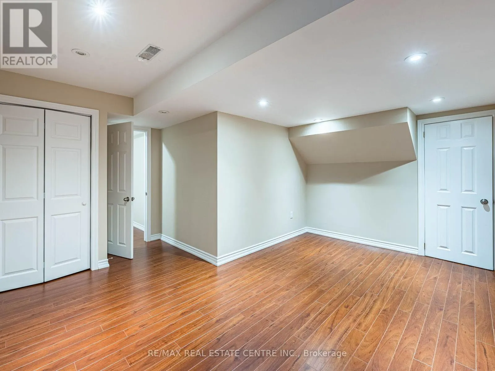 1581 PORTSMOUTH PLACE