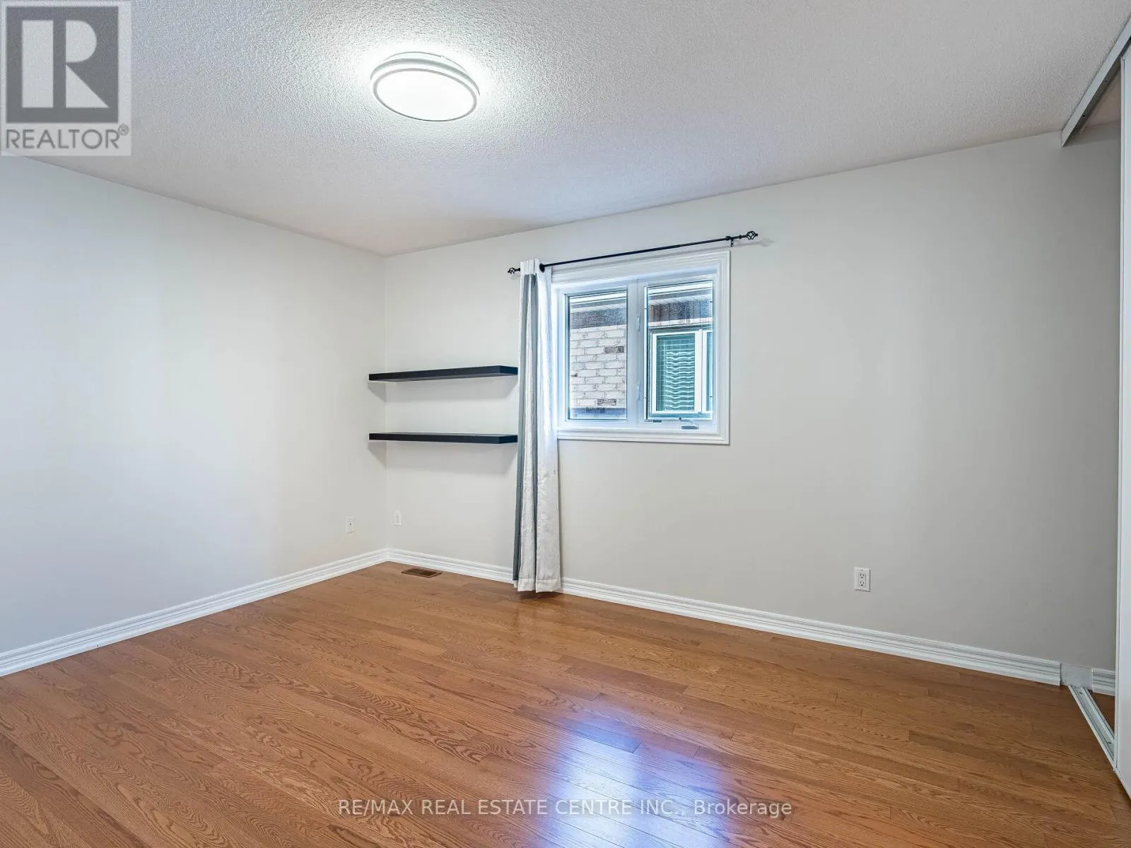 1581 PORTSMOUTH PLACE