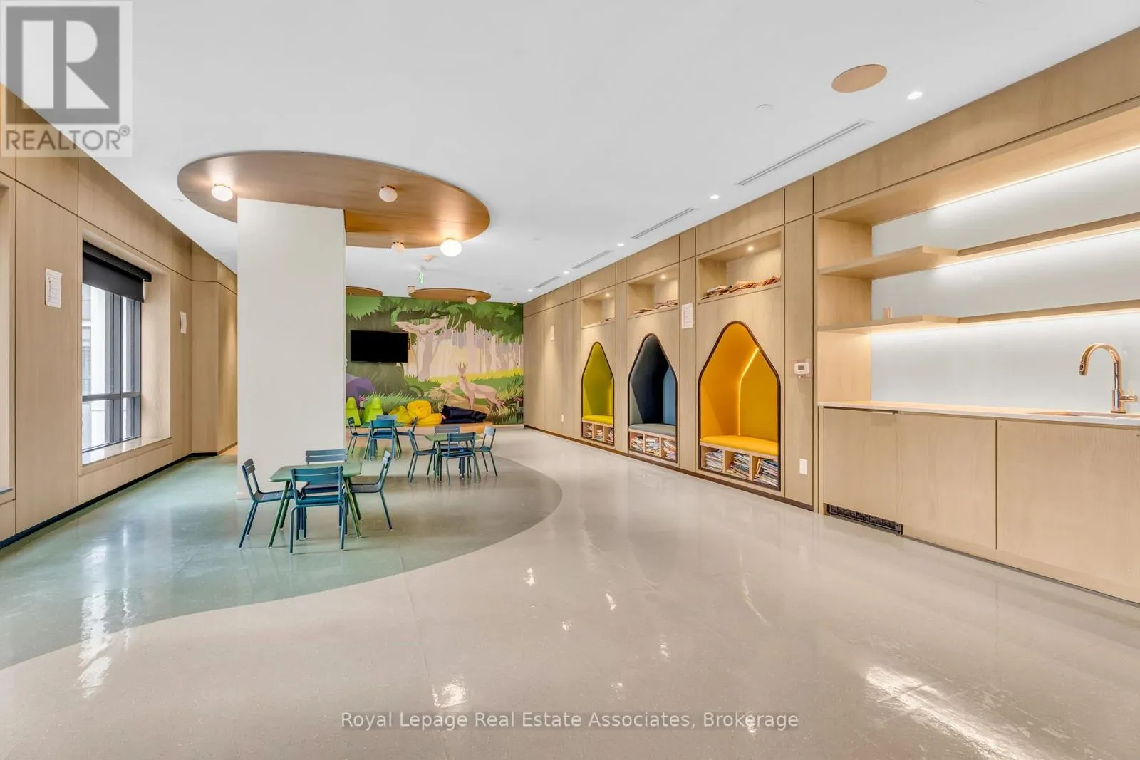 3636 - 5 MABELLE AVENUE