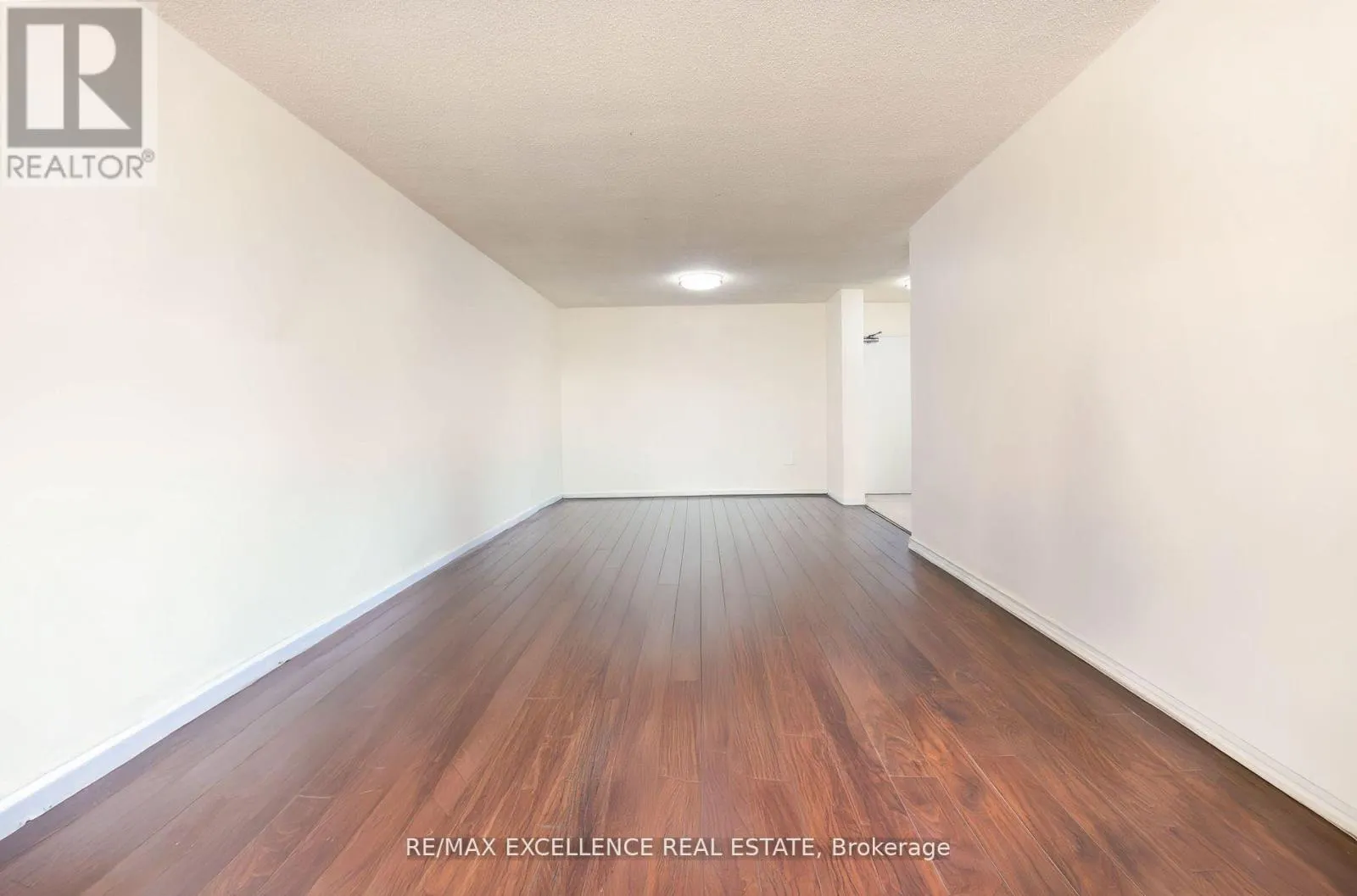 2116 - 370 DIXON ROAD