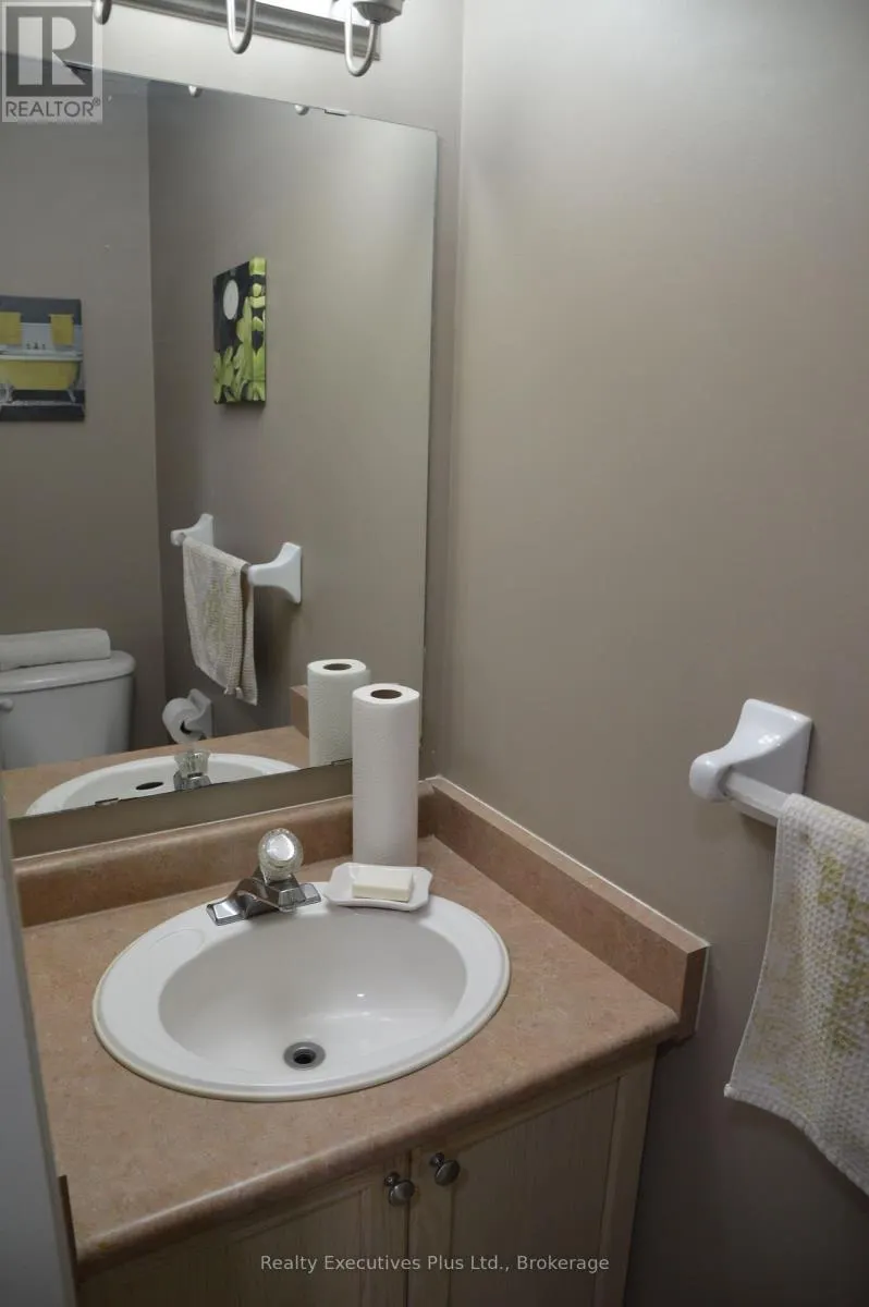 42 - 4200 KILMER DRIVE W, #42