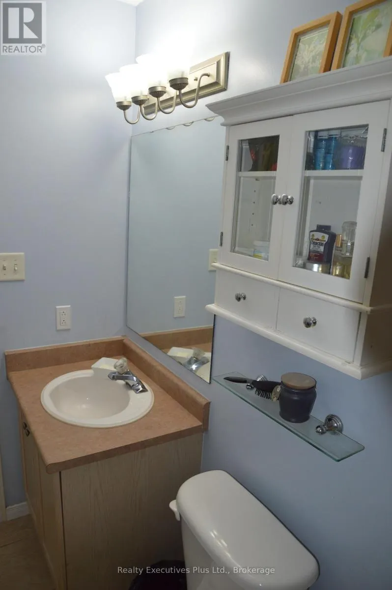 42 - 4200 KILMER DRIVE W, #42