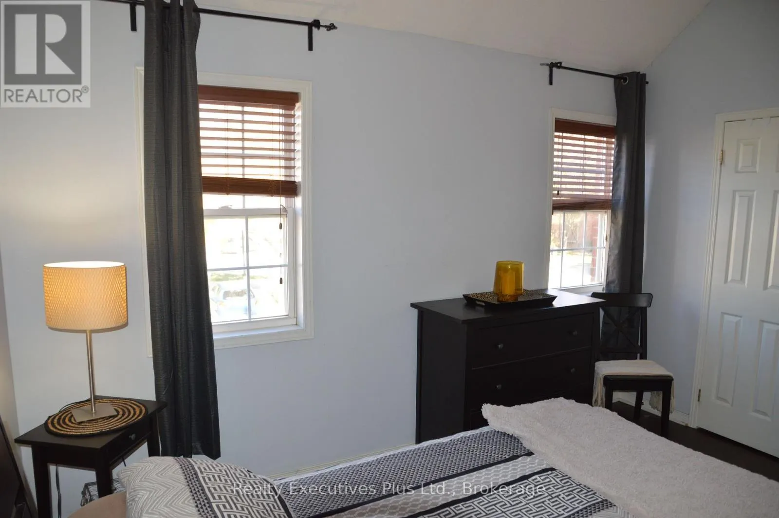 42 - 4200 KILMER DRIVE W, #42