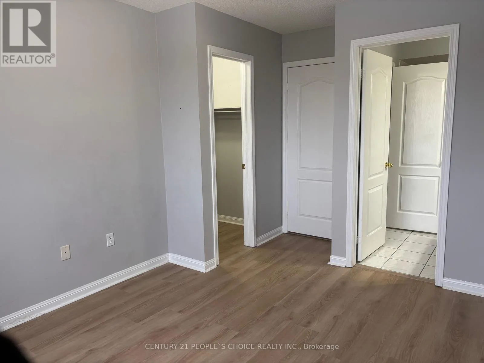 9 - 250 RICHVALE DRIVE S