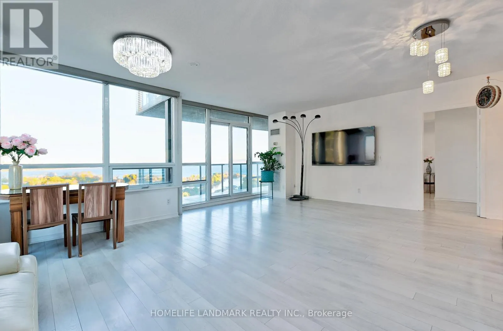 1206 - 2230 LAKESHORE BOULEVARD W