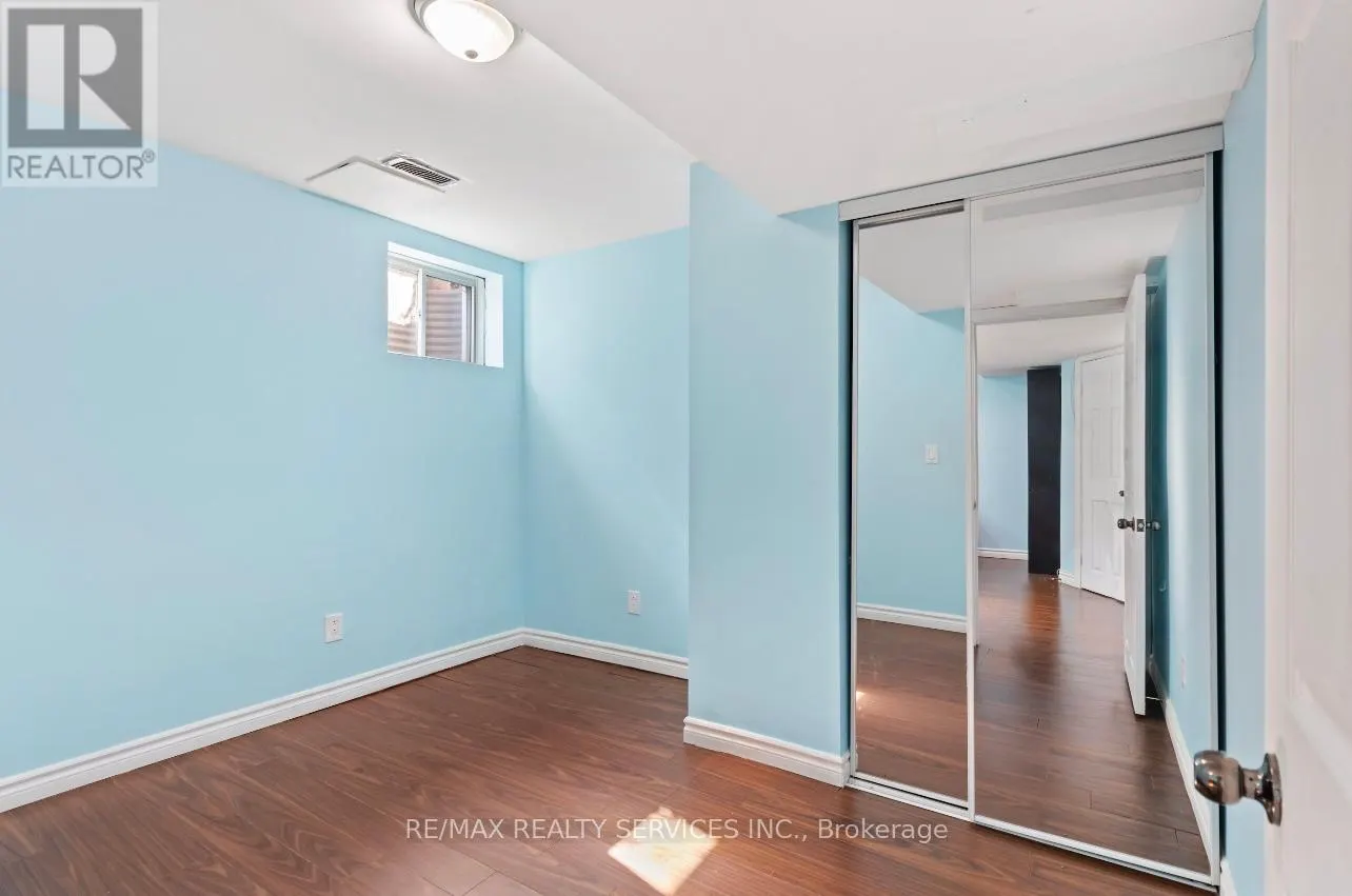 BSMT - 524 ATTENBOROUGH TERRACE N