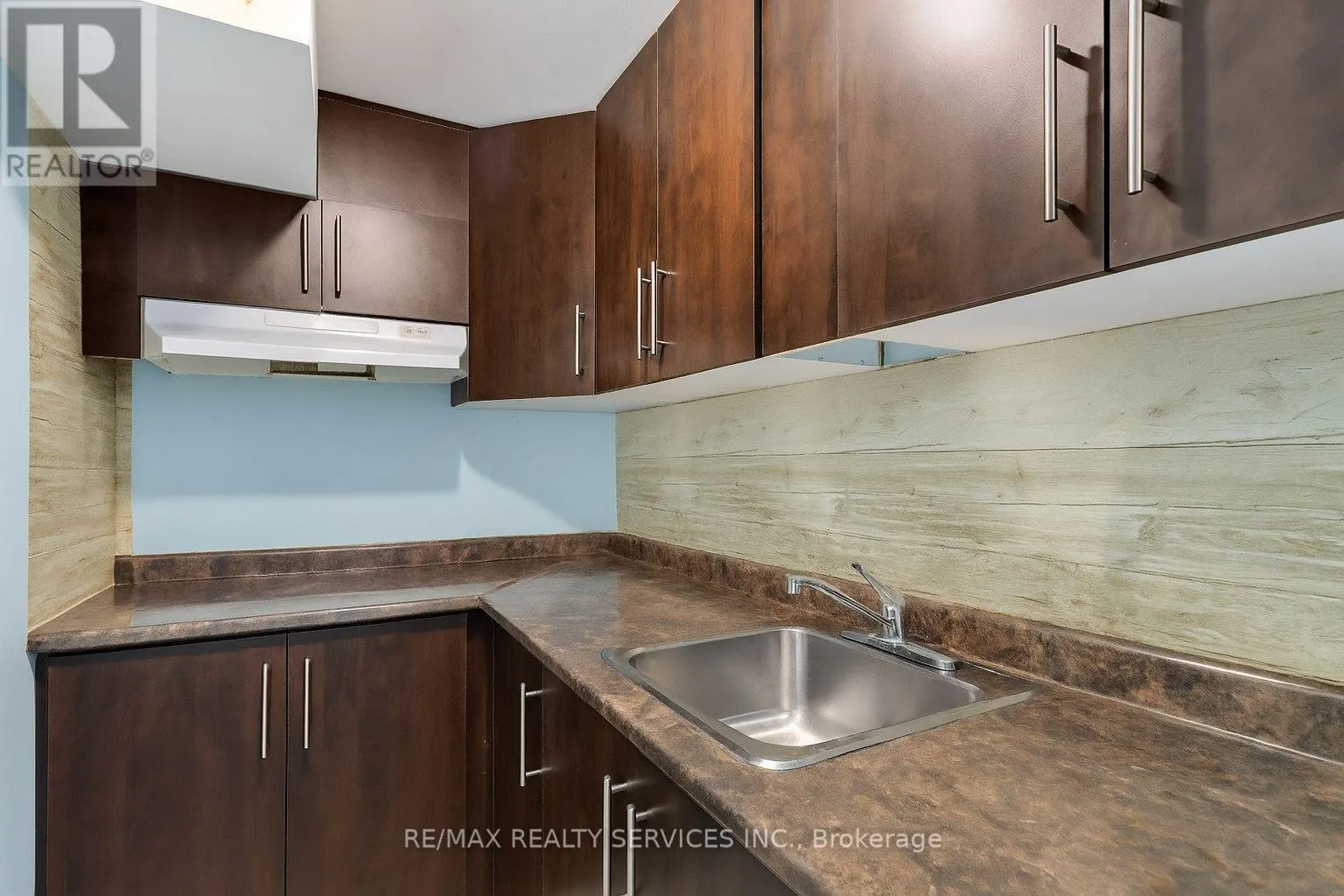 BSMT - 524 ATTENBOROUGH TERRACE N