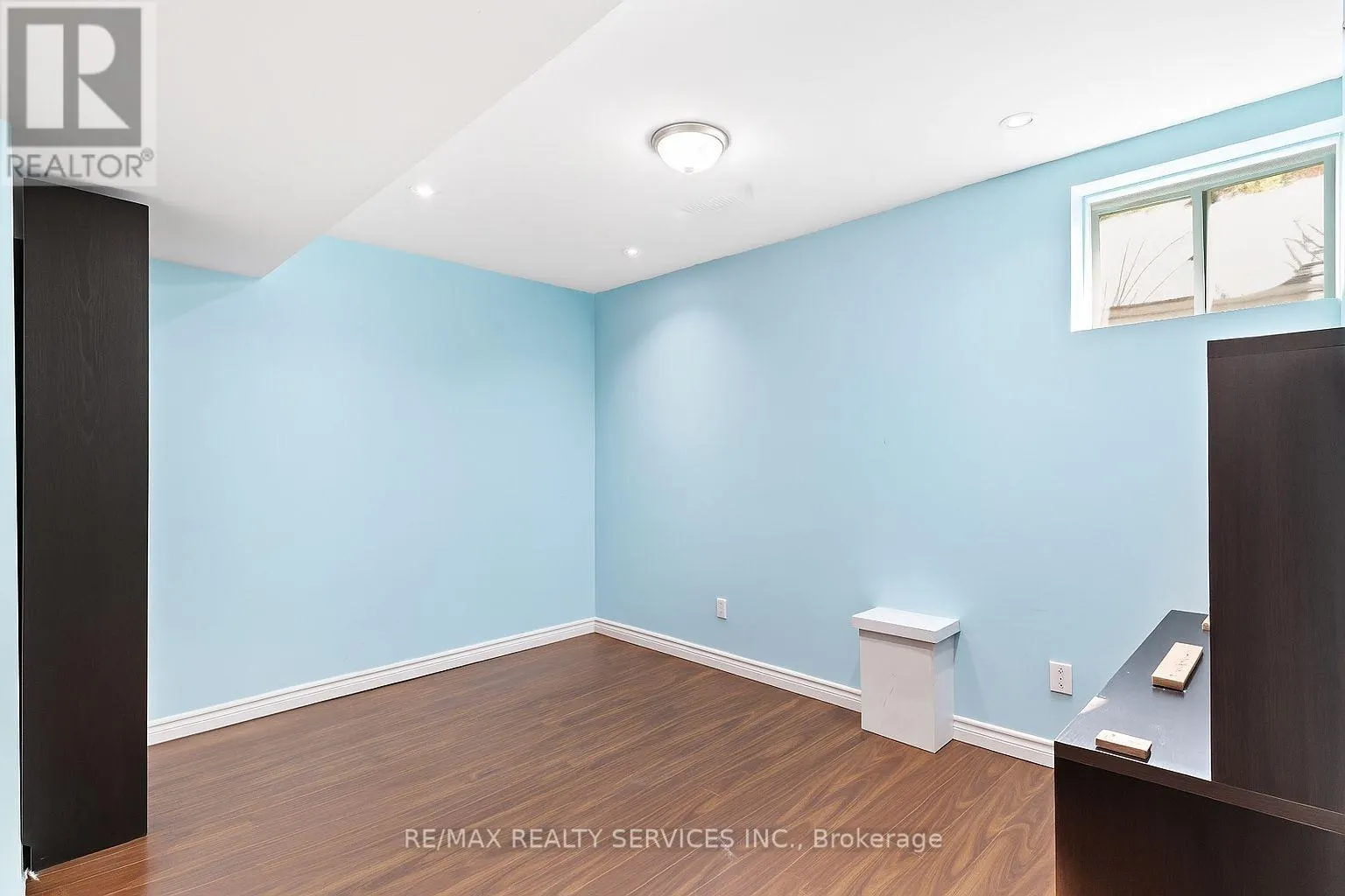 BSMT - 524 ATTENBOROUGH TERRACE N