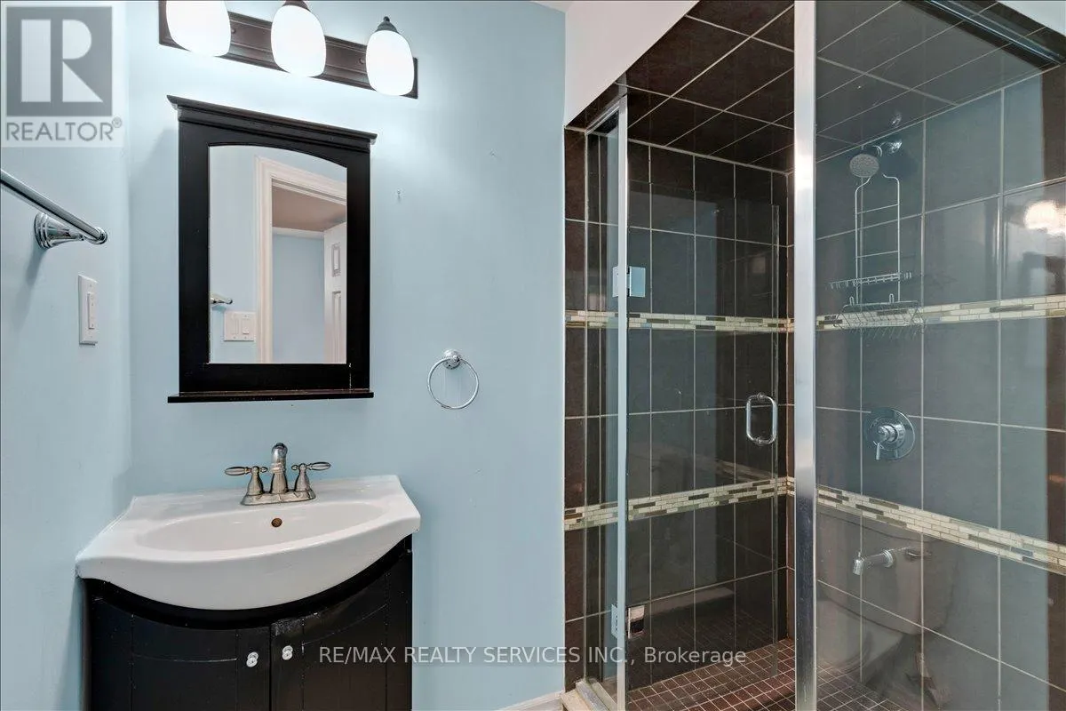 BSMT - 524 ATTENBOROUGH TERRACE N