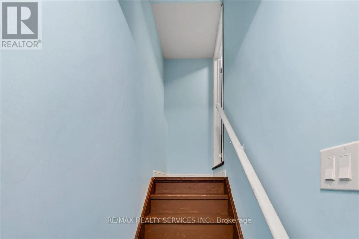 BSMT - 524 ATTENBOROUGH TERRACE N