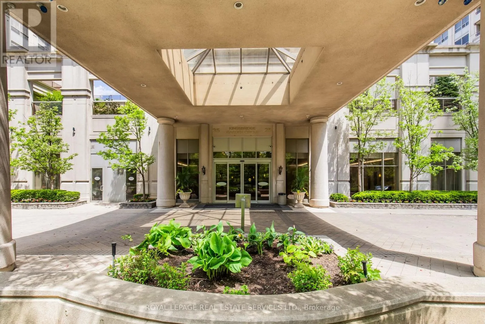 418 - 25 KINGSBRIDGE GARDEN CIRCLE