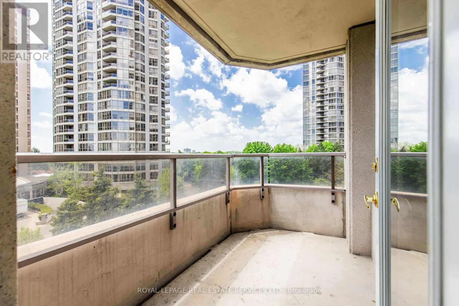 418 - 25 KINGSBRIDGE GARDEN CIRCLE