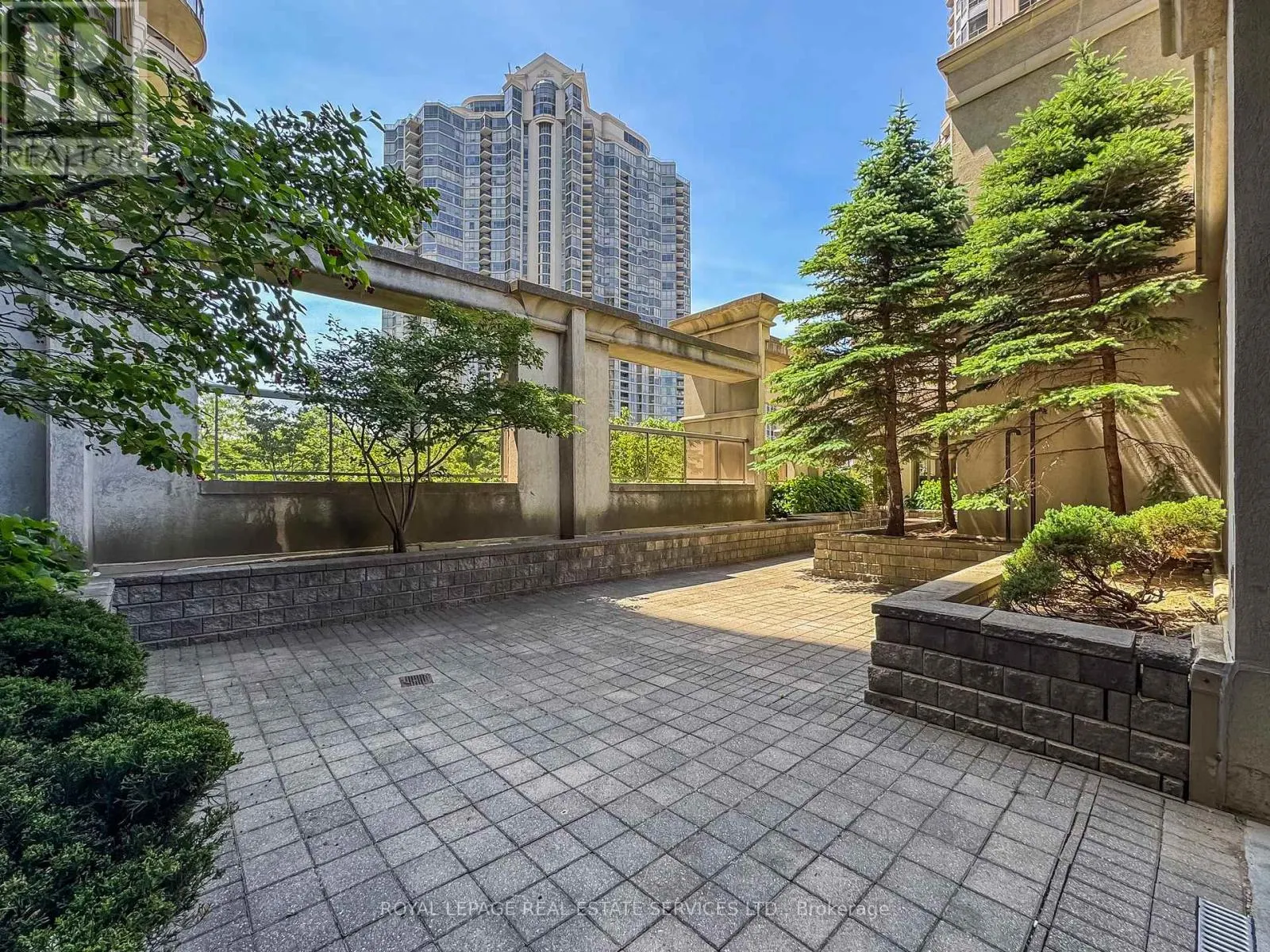 418 - 25 KINGSBRIDGE GARDEN CIRCLE