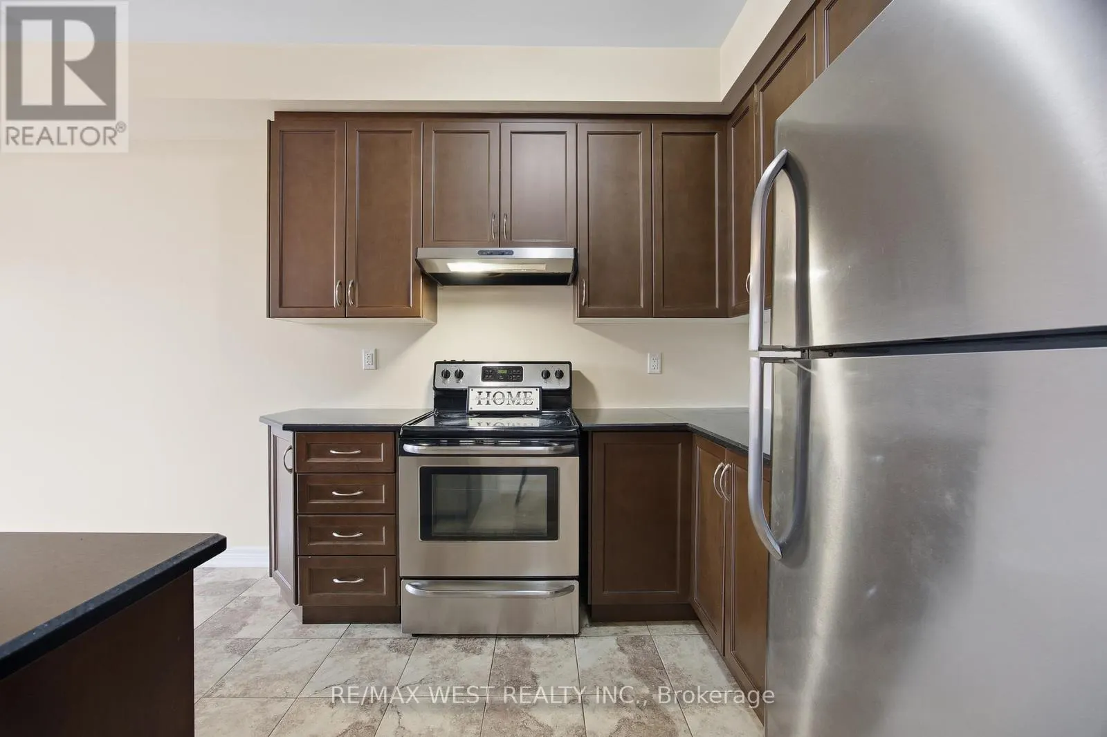 90 SKY HARBOUR DRIVE