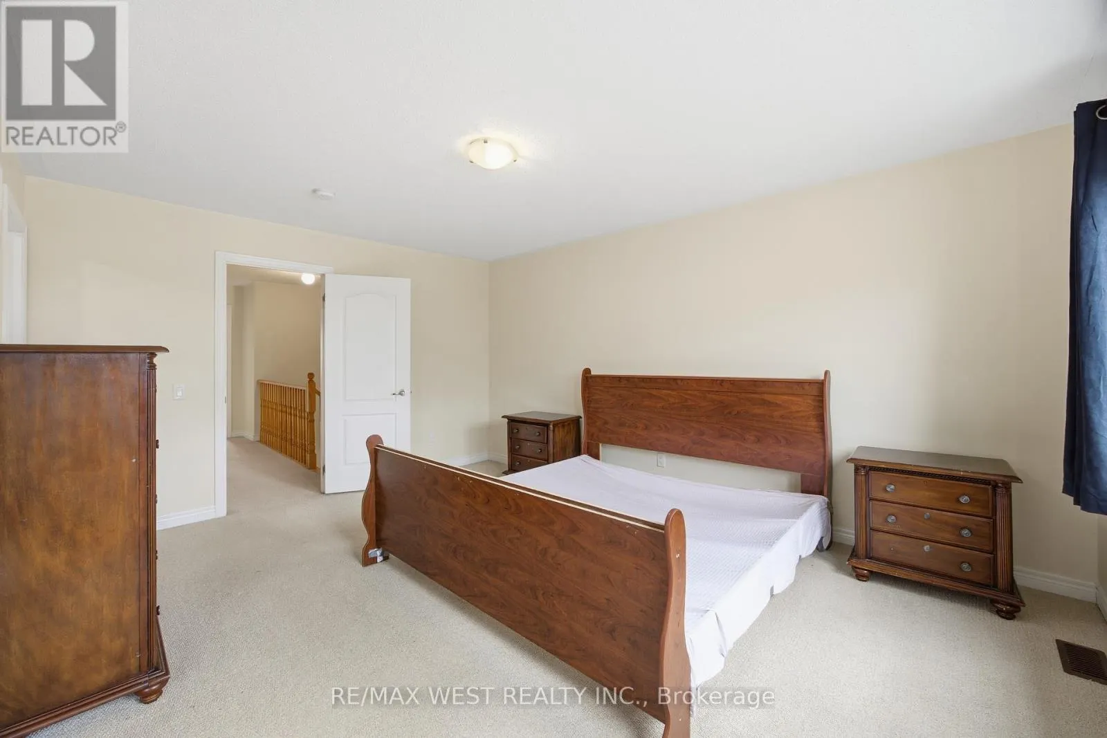 90 SKY HARBOUR DRIVE