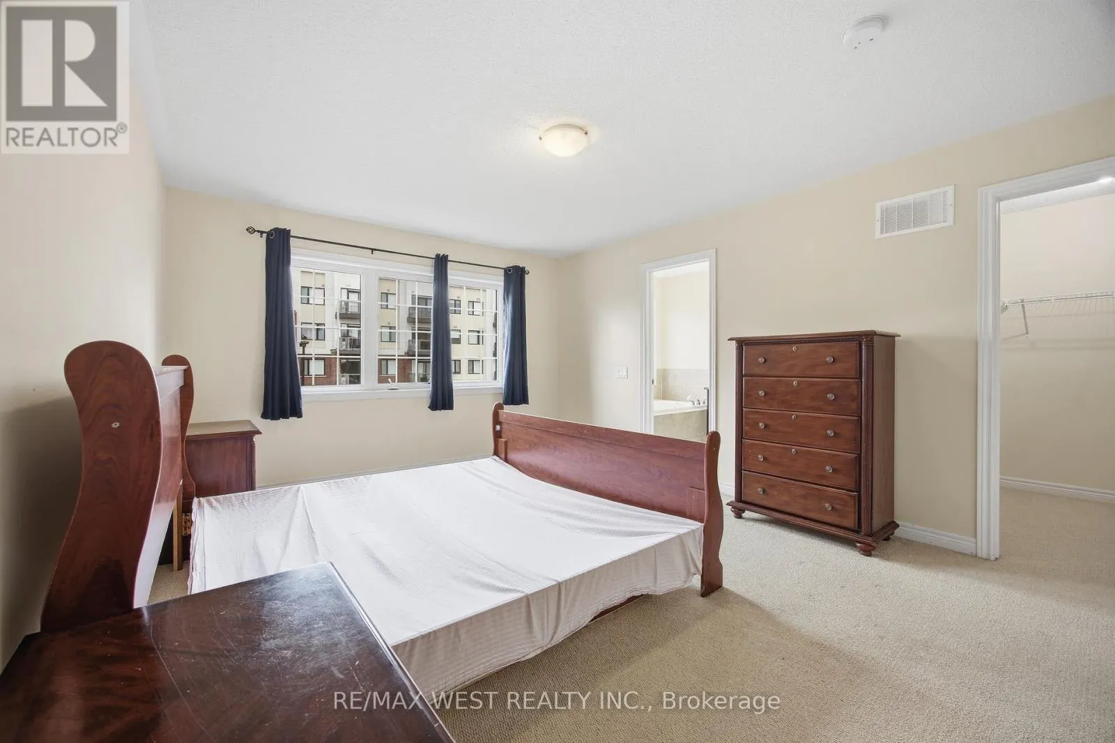 90 SKY HARBOUR DRIVE