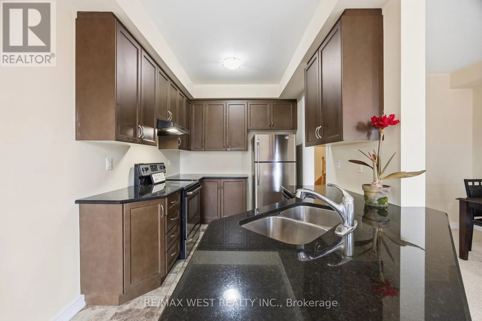 90 SKY HARBOUR DRIVE