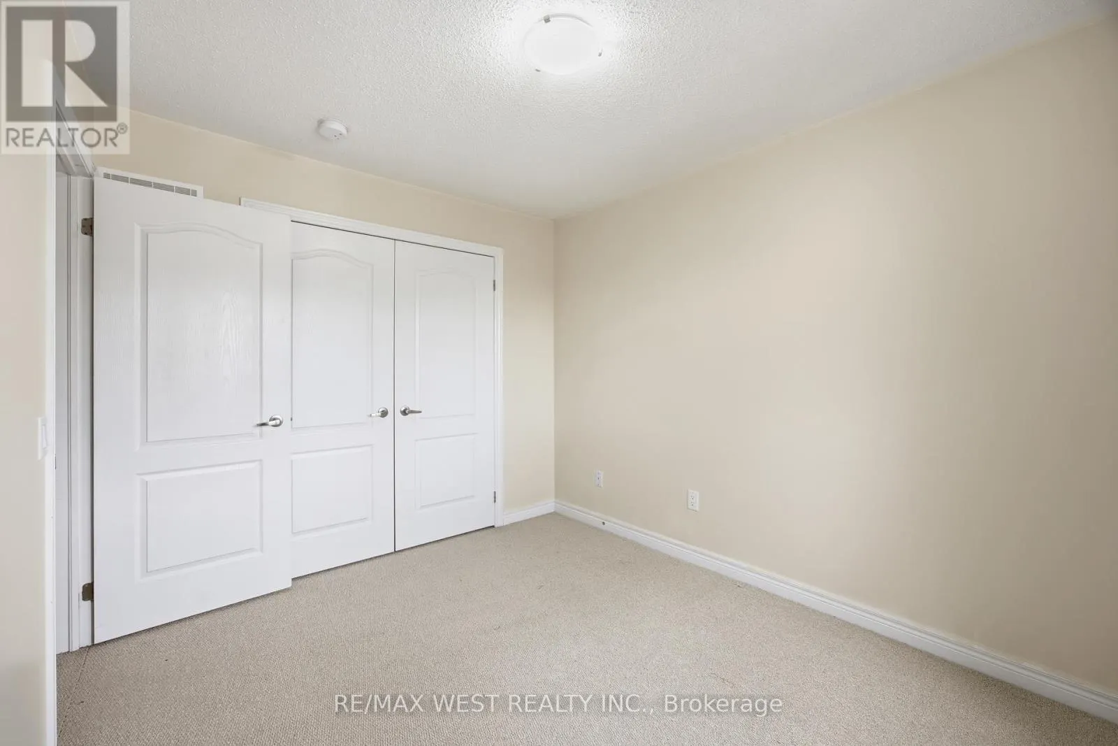 90 SKY HARBOUR DRIVE