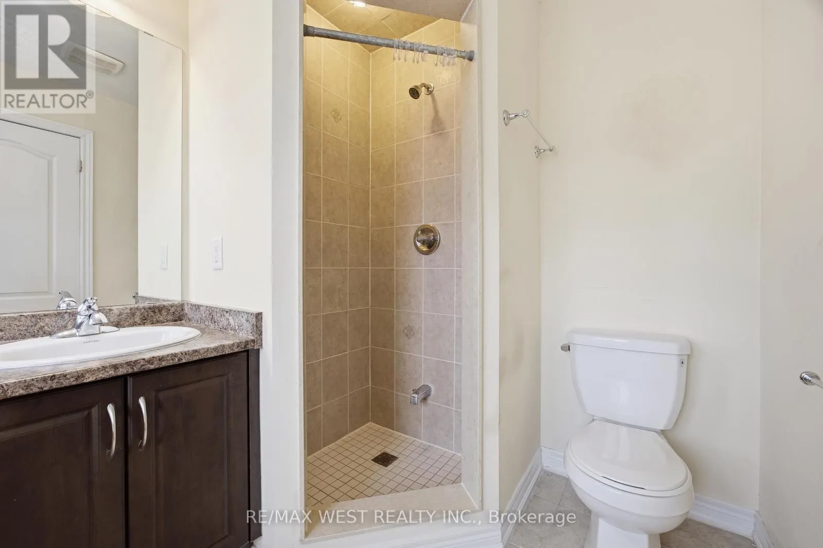 90 SKY HARBOUR DRIVE