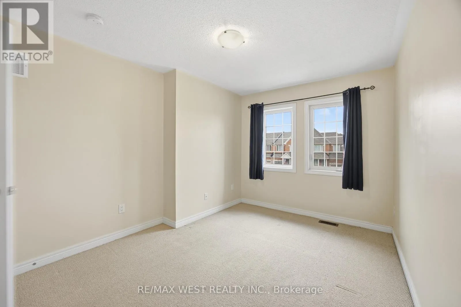 90 SKY HARBOUR DRIVE