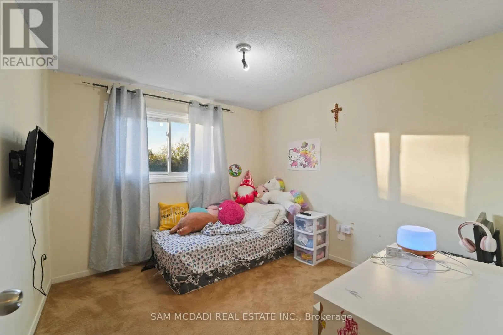 7262 CORRINE CRESCENT