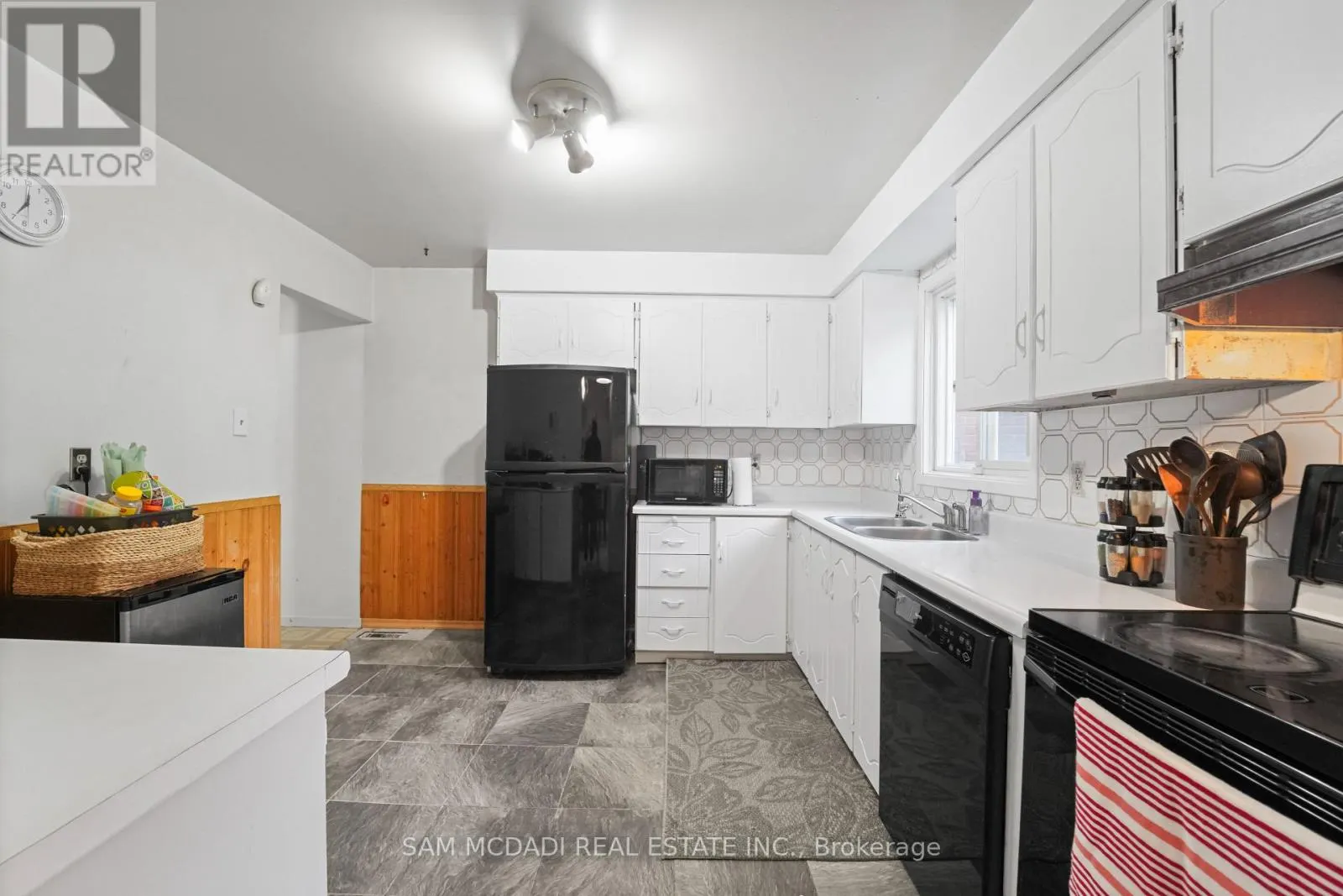 7262 CORRINE CRESCENT