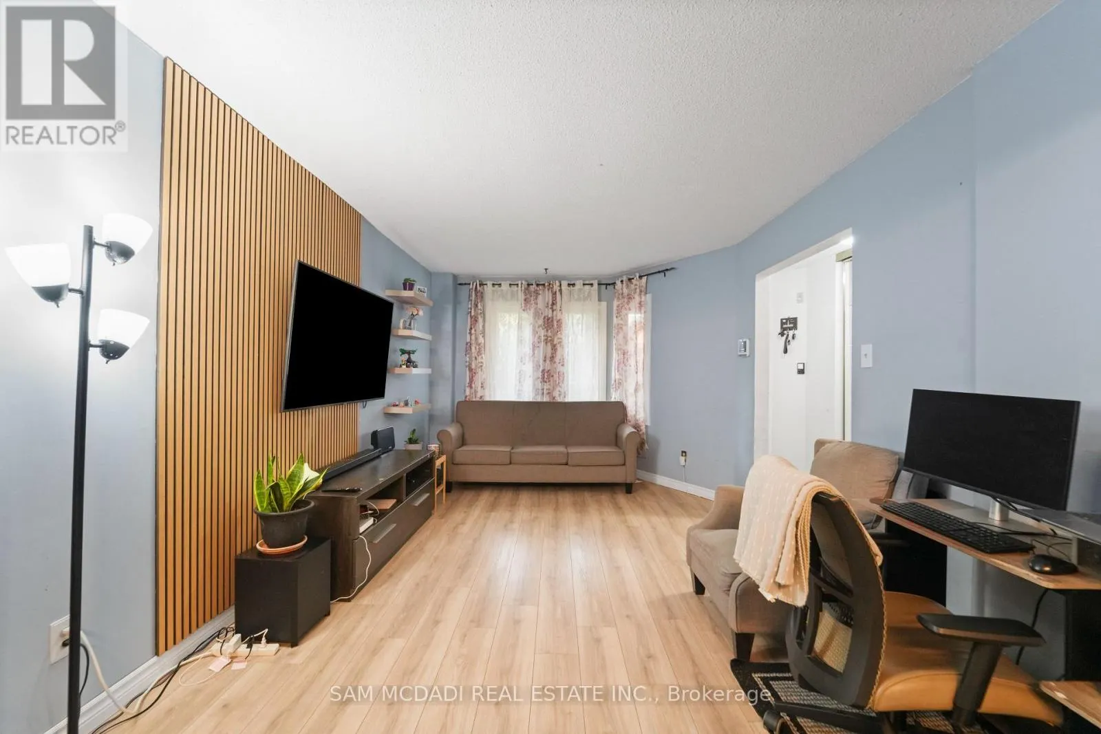 7262 CORRINE CRESCENT