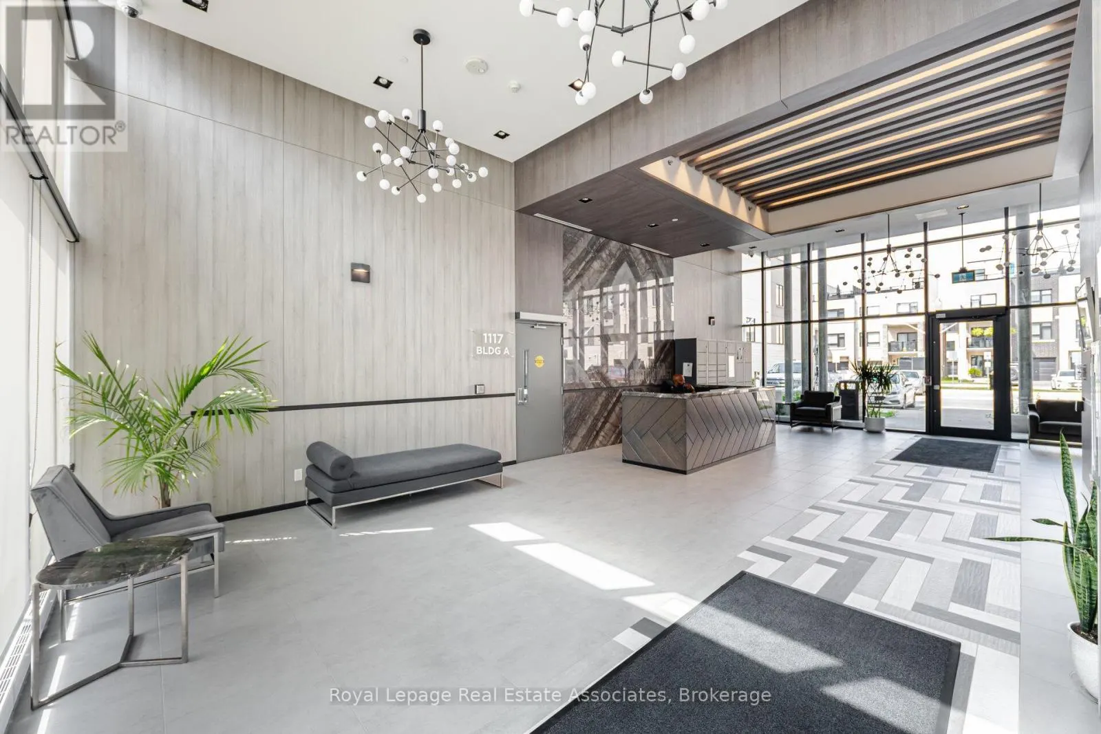 B327 - 1119 COOKE BOULEVARD