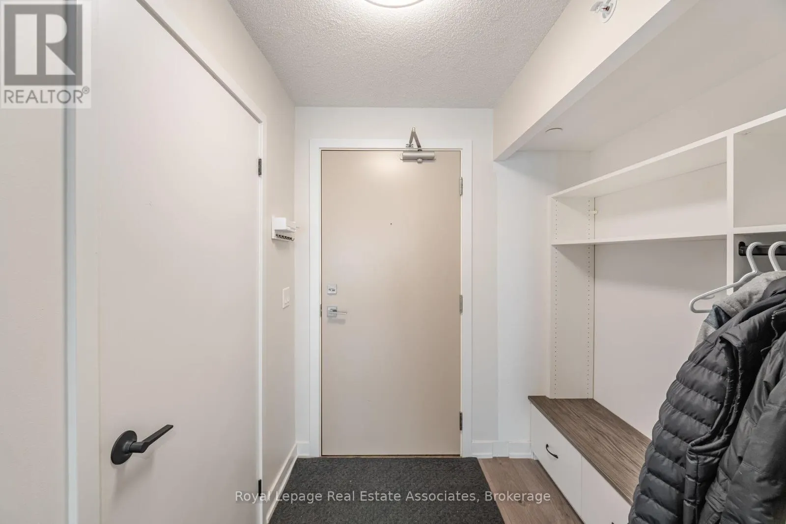 B327 - 1119 COOKE BOULEVARD