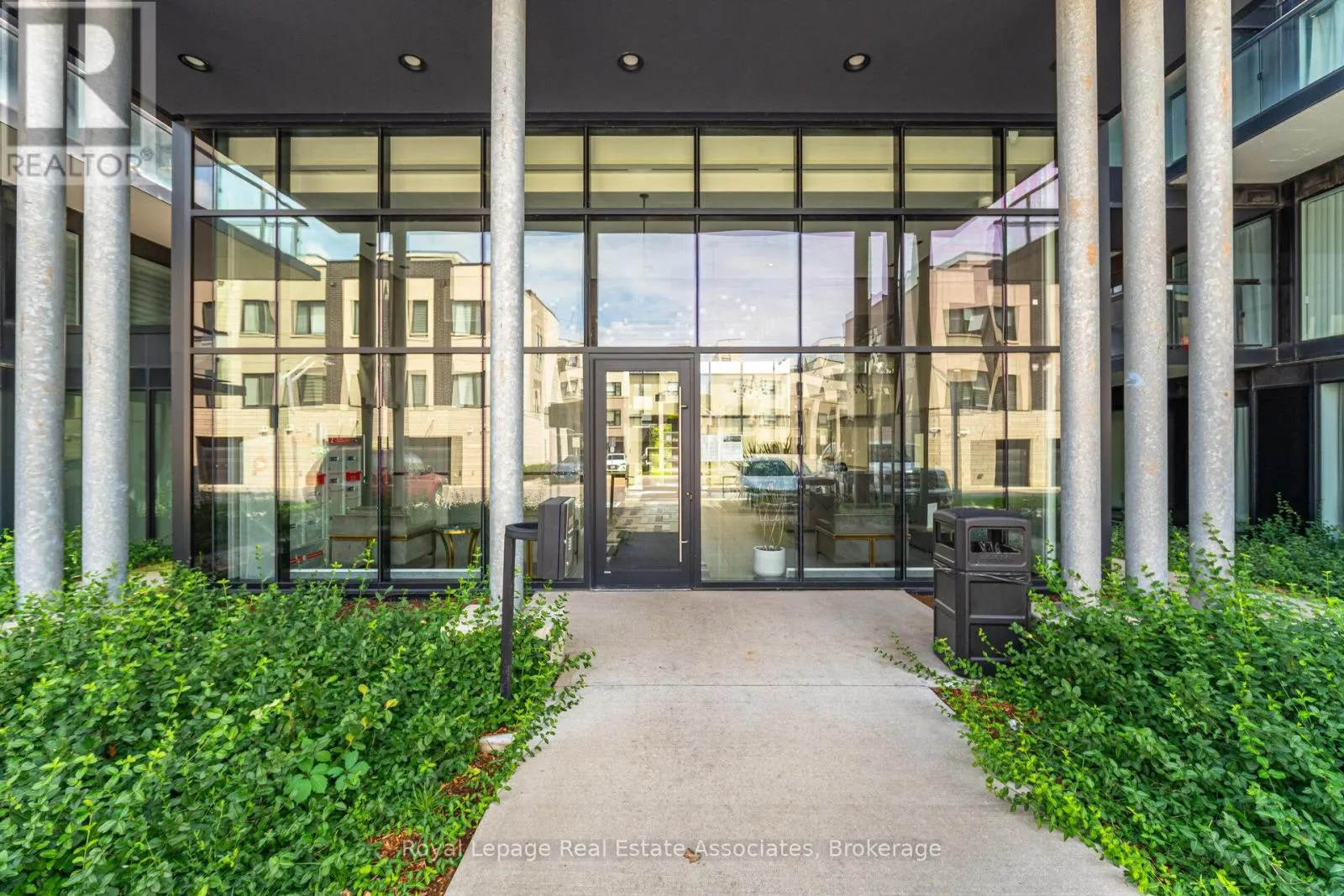 B327 - 1119 COOKE BOULEVARD