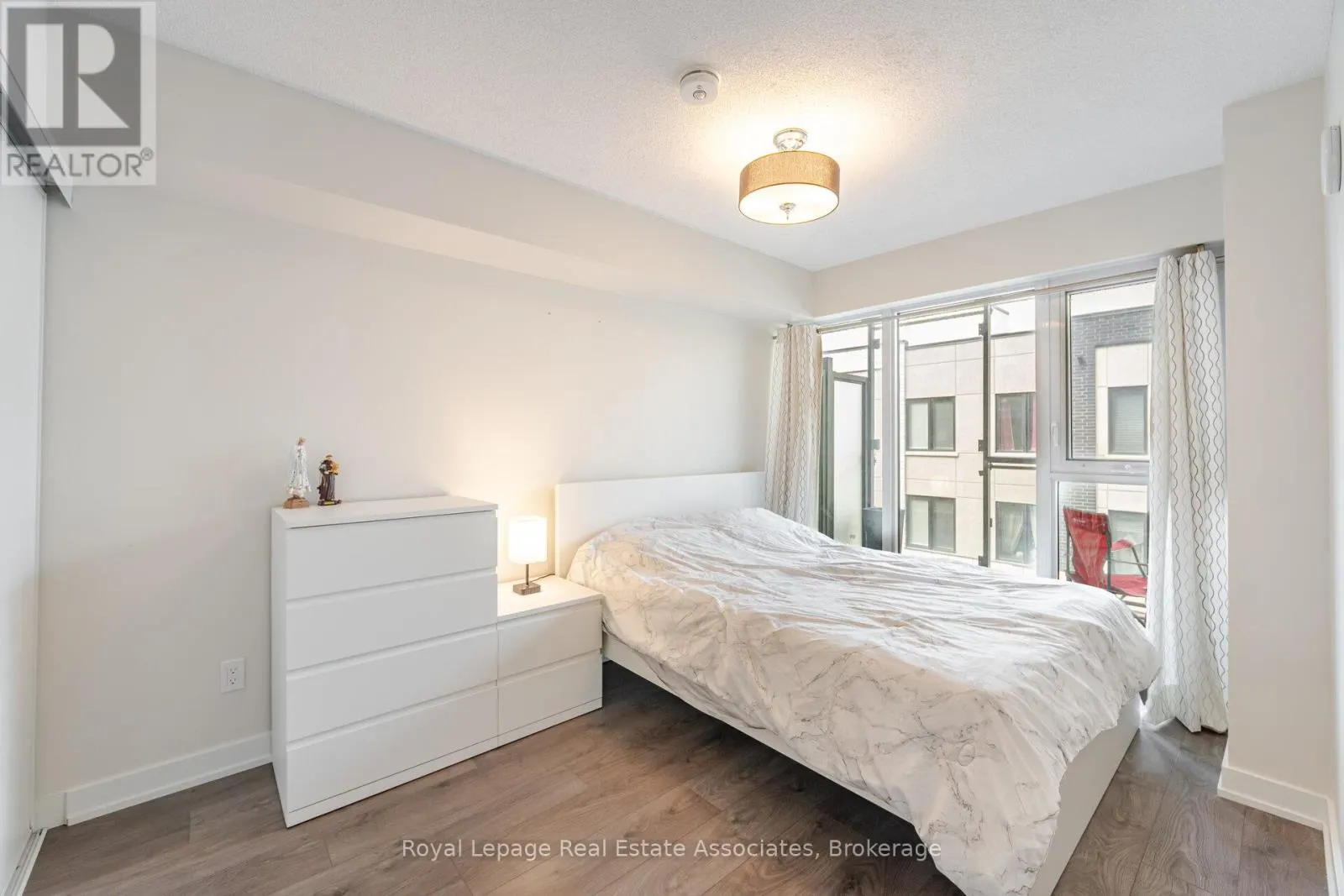 B327 - 1119 COOKE BOULEVARD