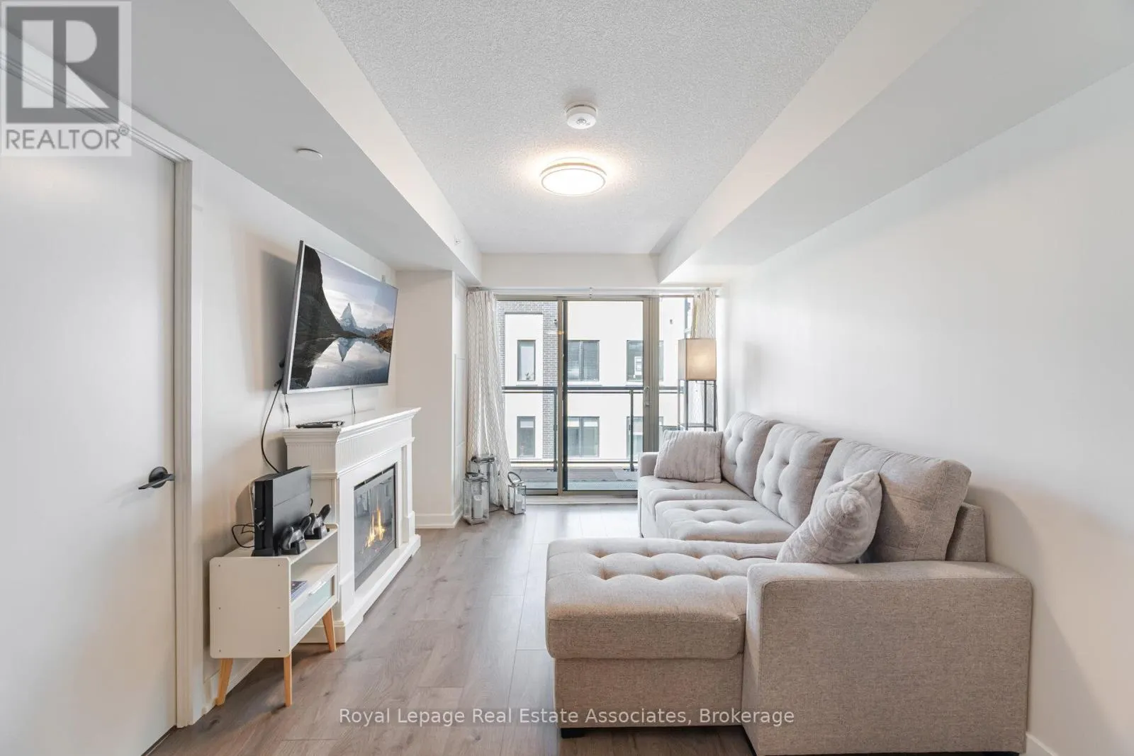 B327 - 1119 COOKE BOULEVARD