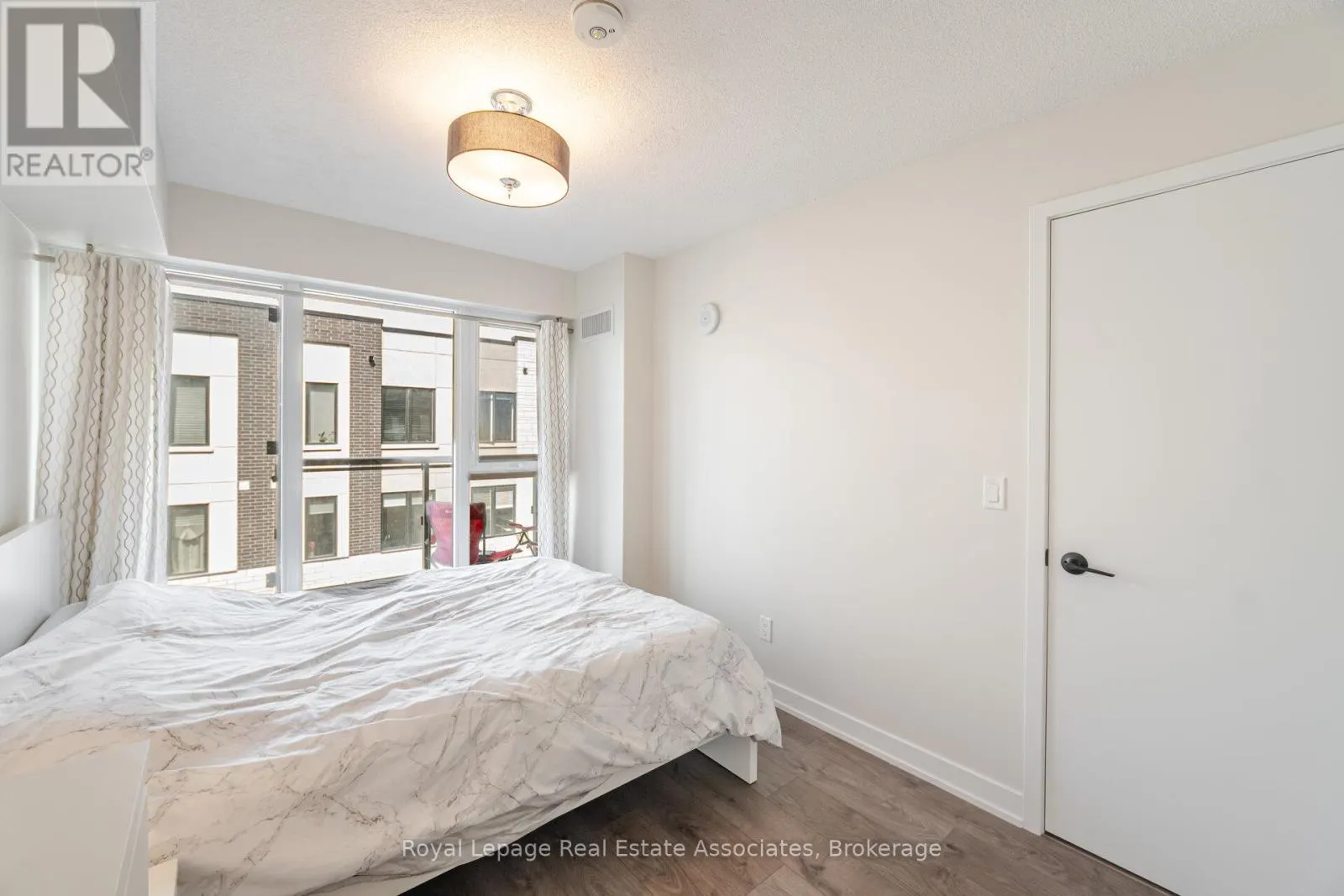 B327 - 1119 COOKE BOULEVARD