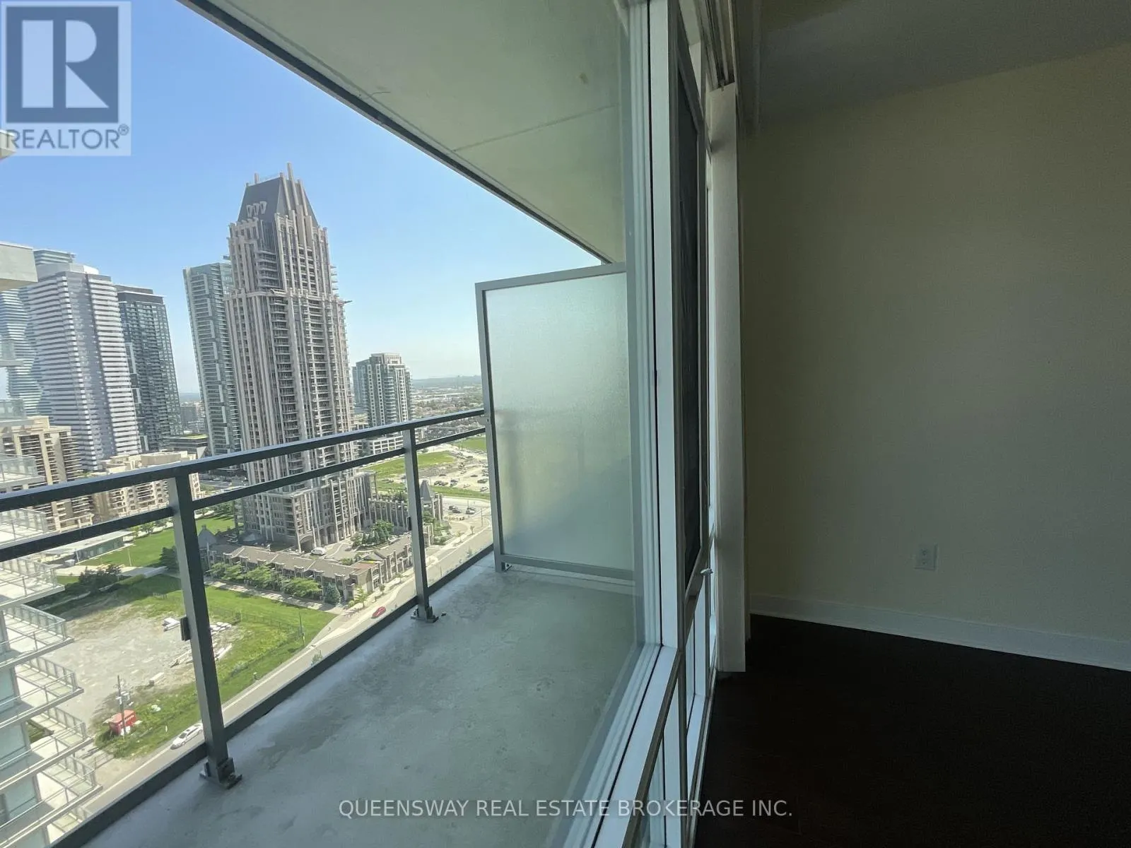 2104 - 360 SQUARE ONE DRIVE