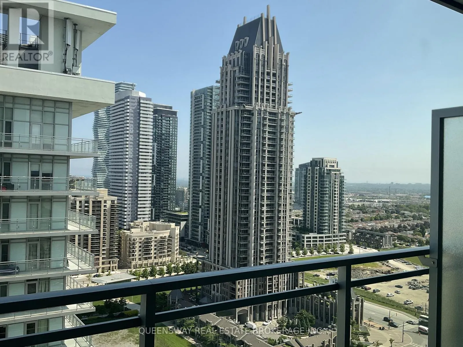 2104 - 360 SQUARE ONE DRIVE