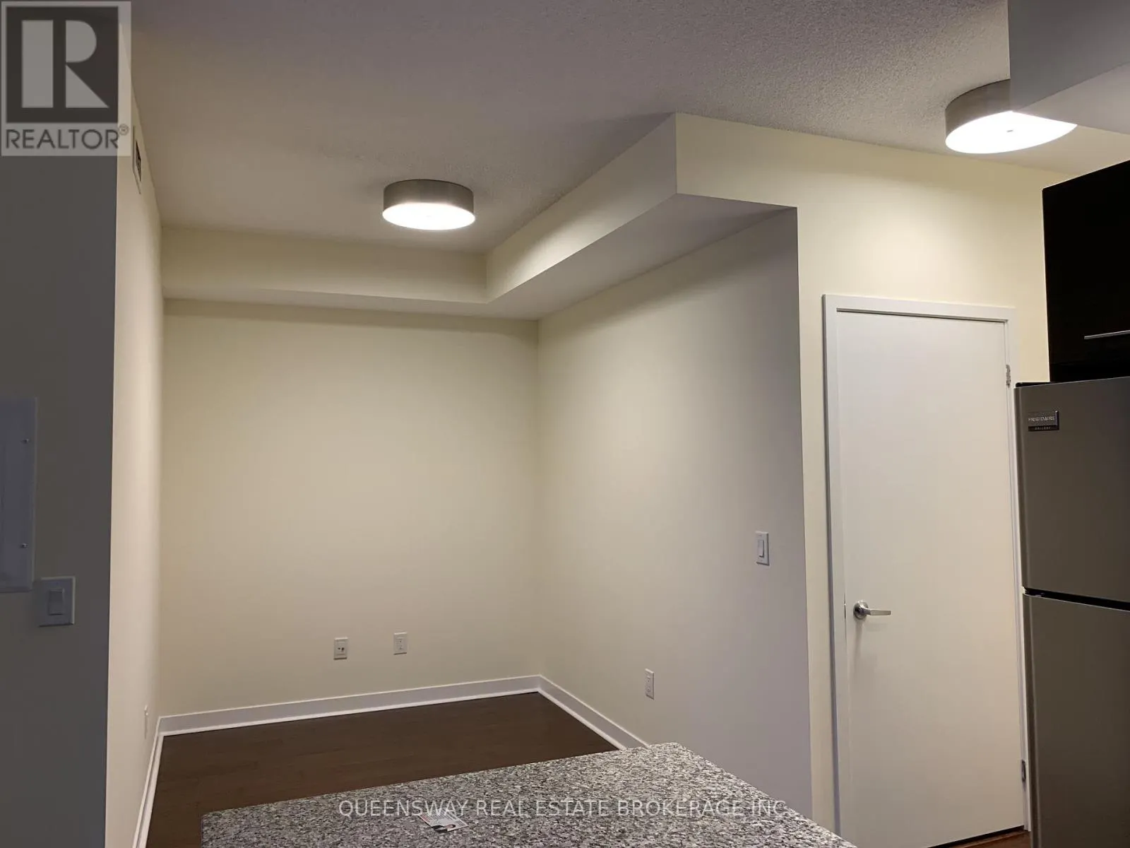 2104 - 360 SQUARE ONE DRIVE