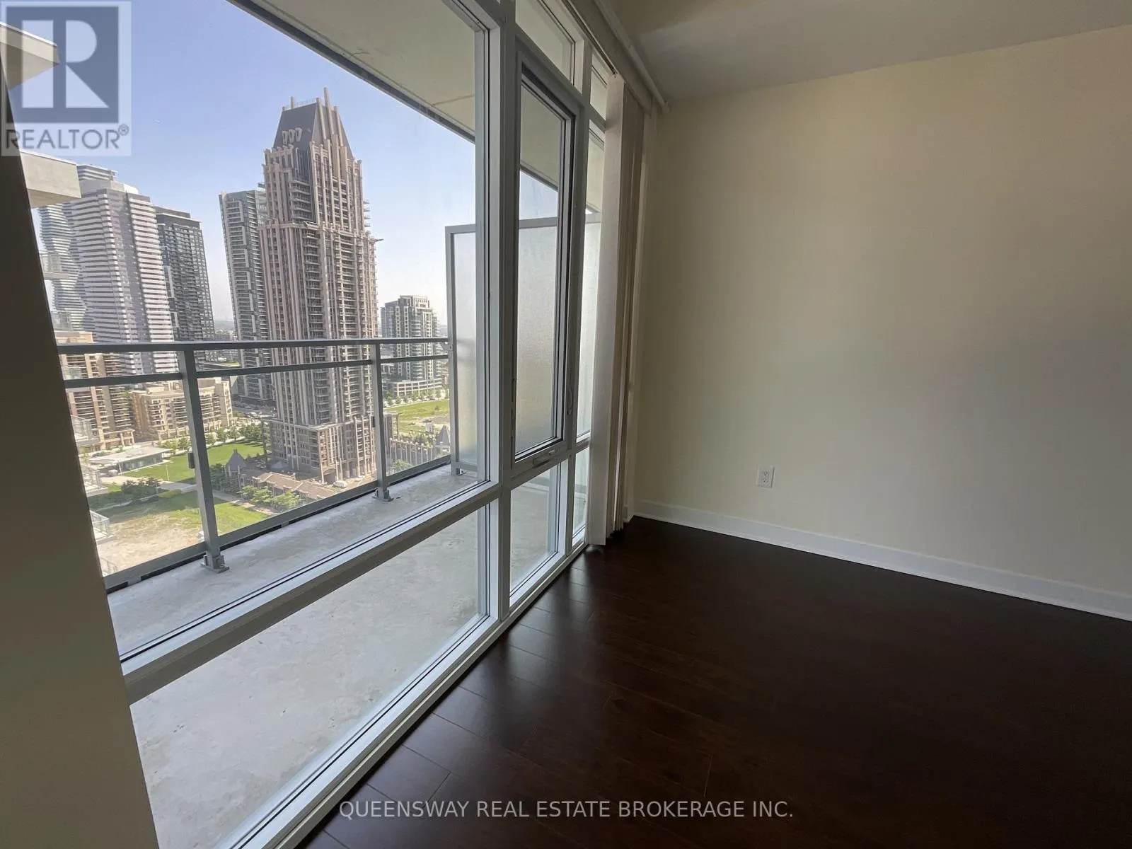 2104 - 360 SQUARE ONE DRIVE