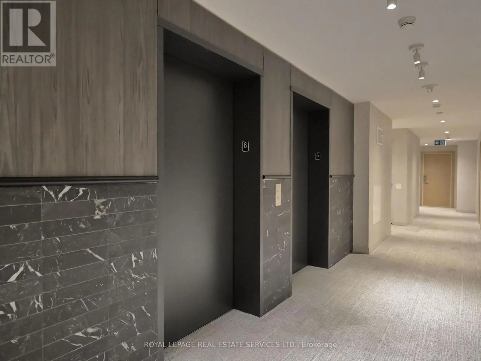 614 - 1195 THE QUEENSWAY