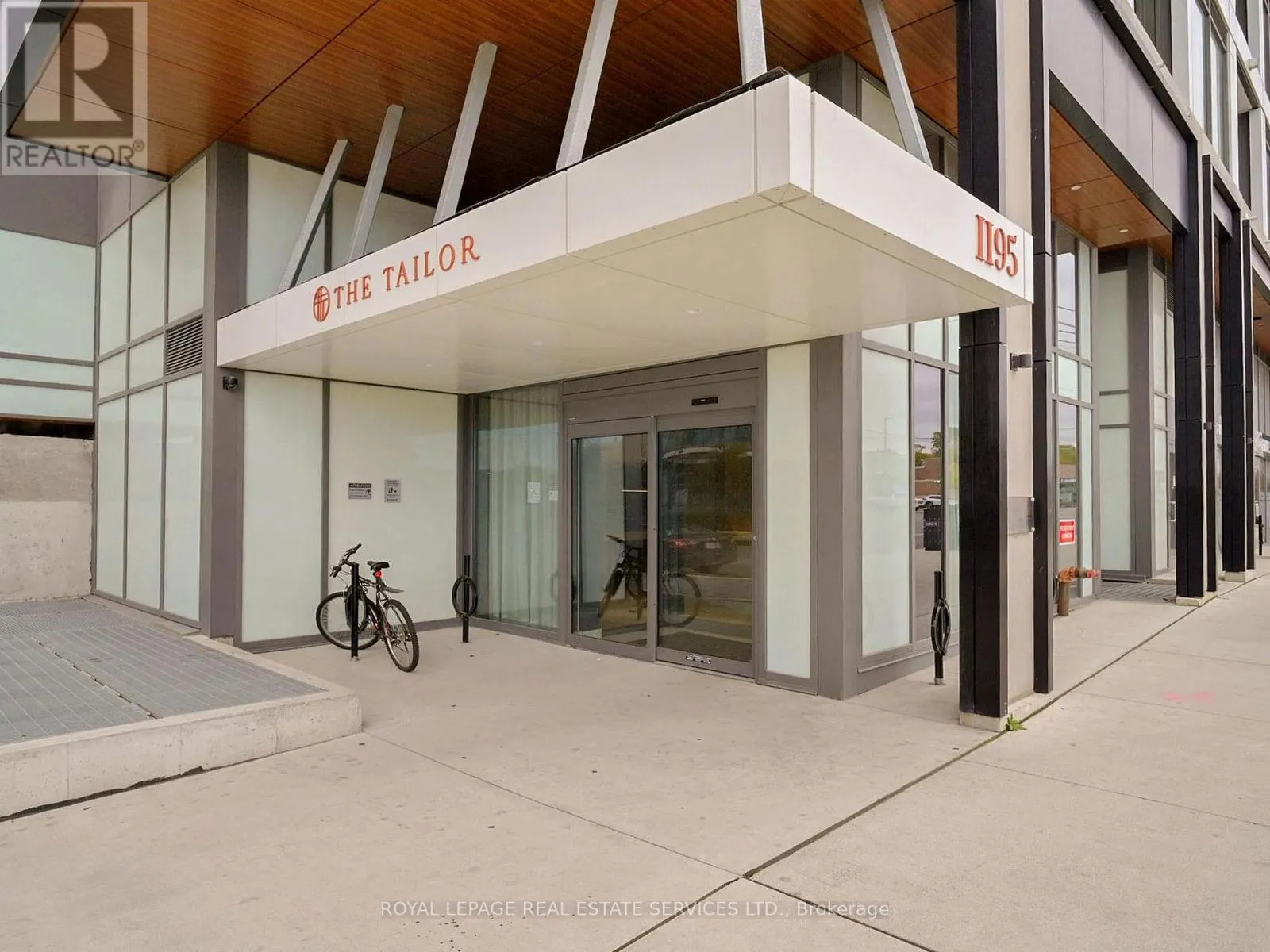 614 - 1195 THE QUEENSWAY