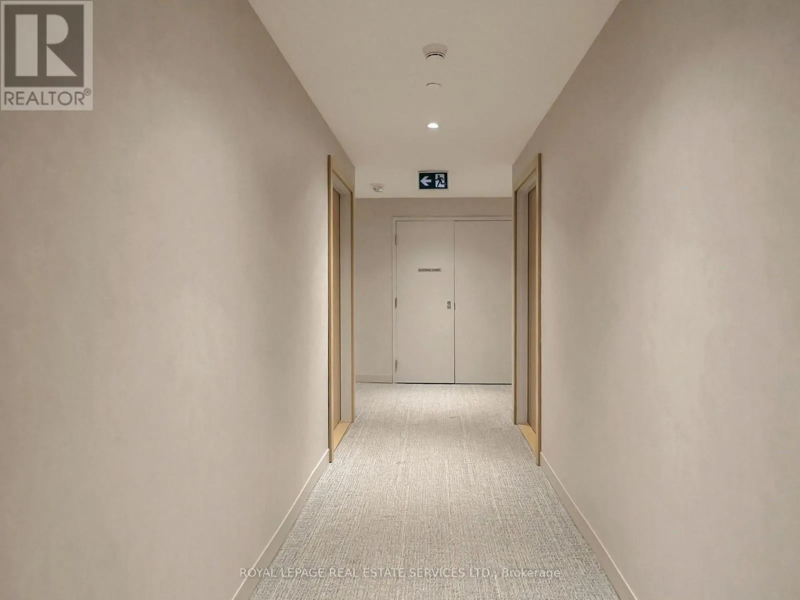 614 - 1195 THE QUEENSWAY