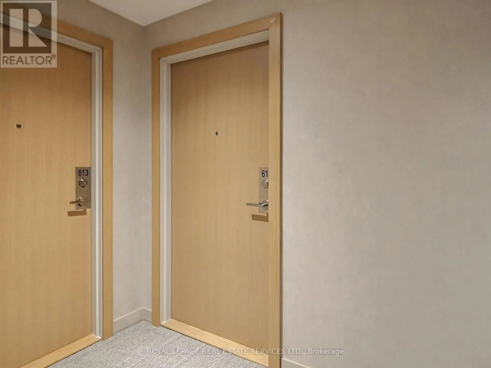 614 - 1195 THE QUEENSWAY