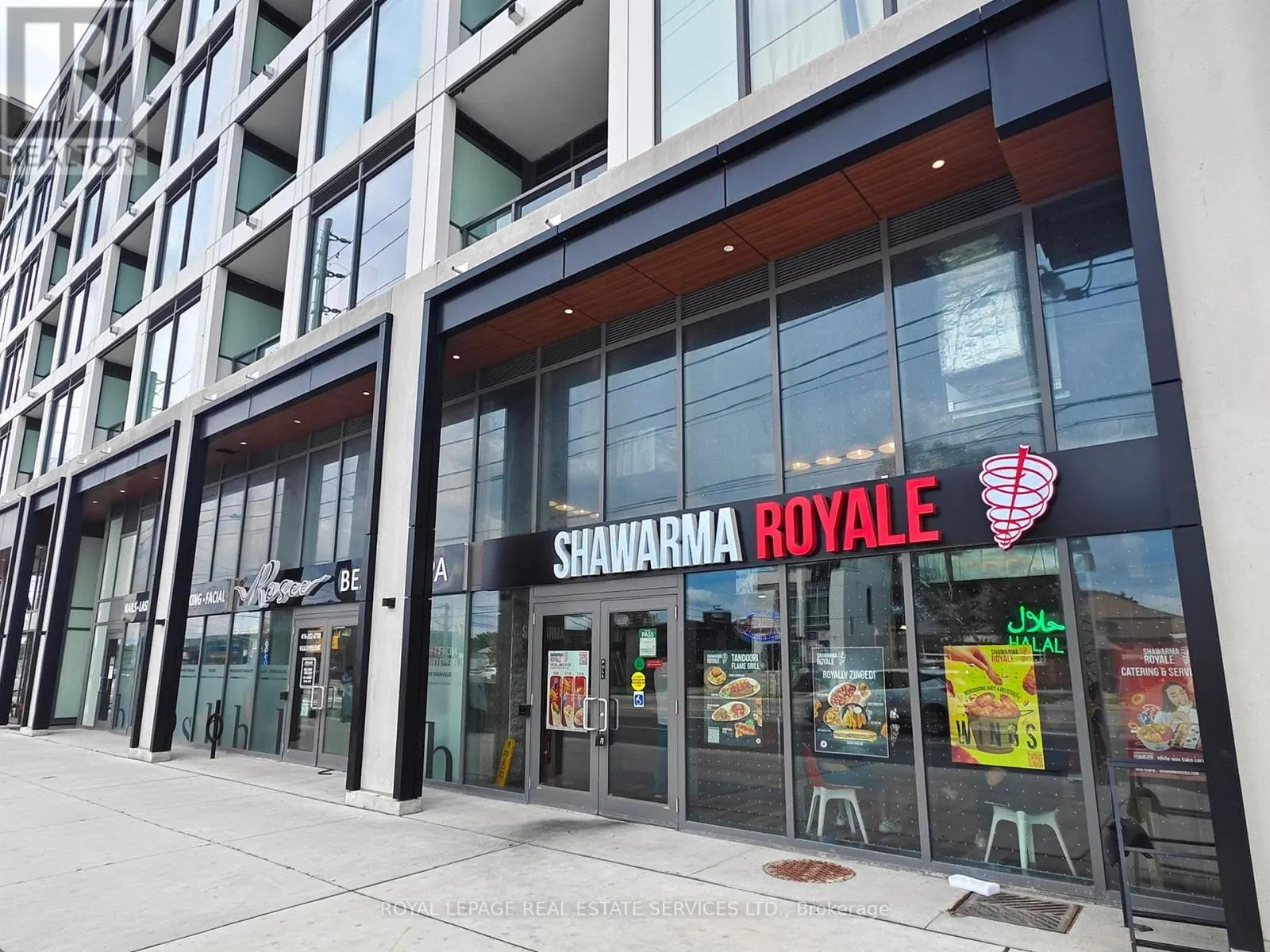 614 - 1195 THE QUEENSWAY