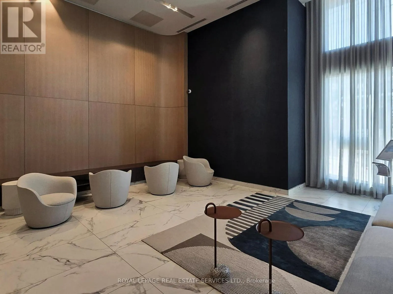 614 - 1195 THE QUEENSWAY