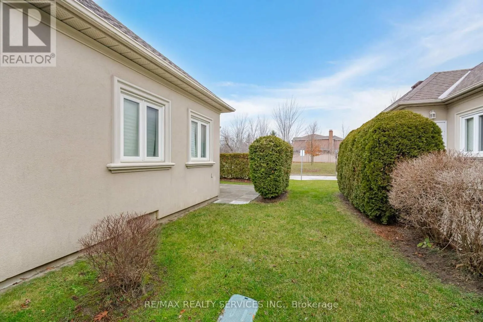 5 - 9 FERNDOWN CRESCENT