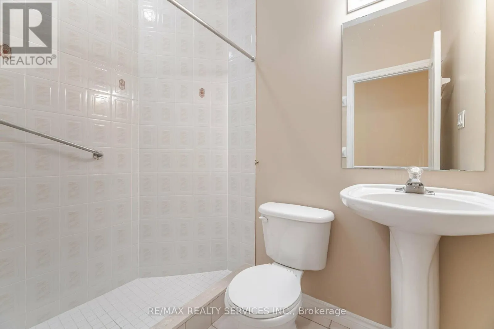 5 - 9 FERNDOWN CRESCENT