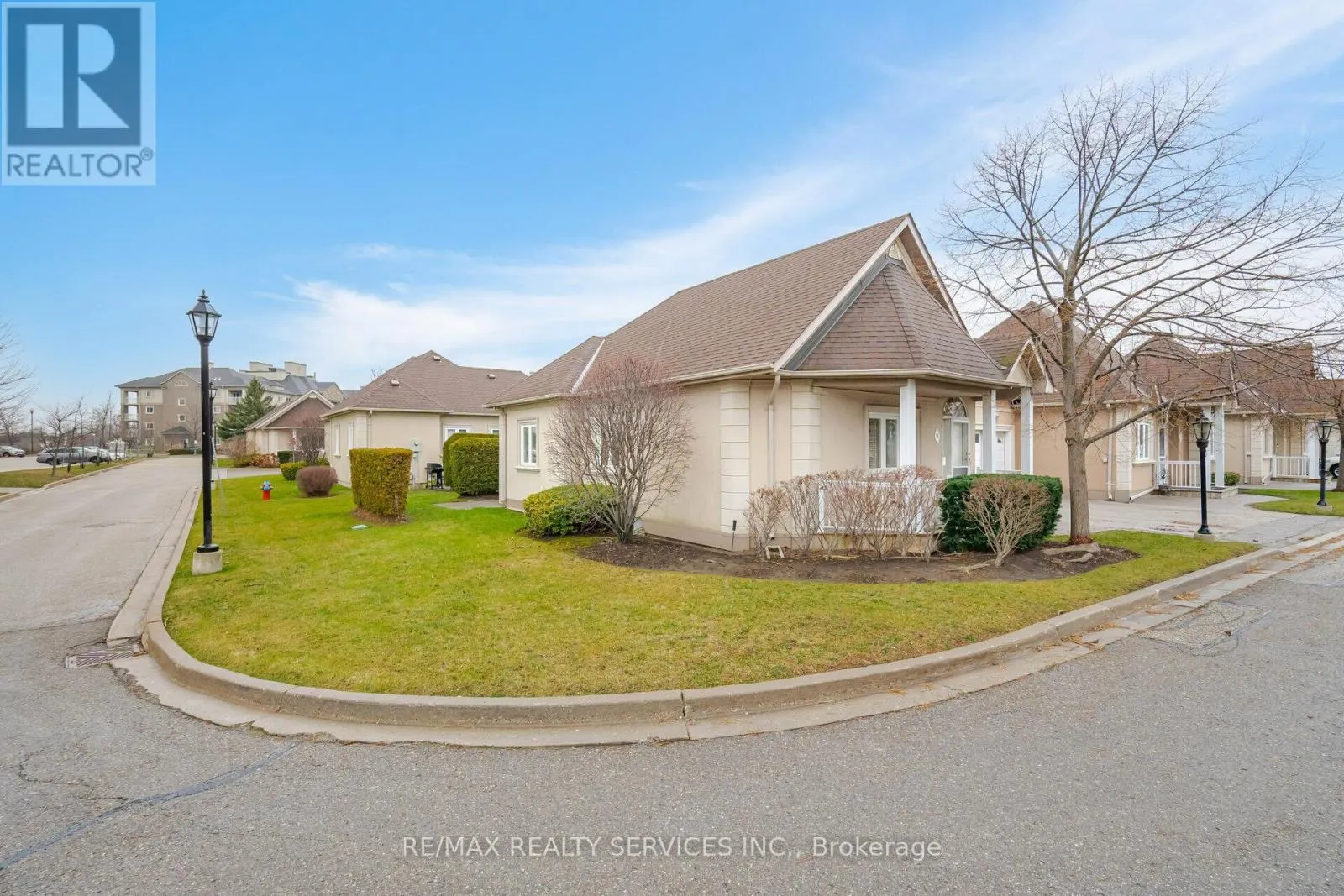 5 - 9 FERNDOWN CRESCENT