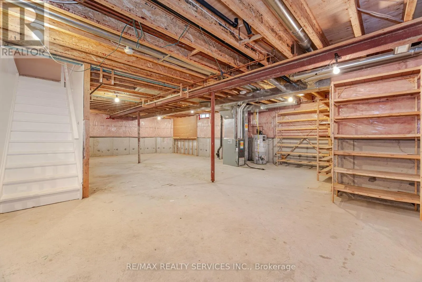 5 - 9 FERNDOWN CRESCENT